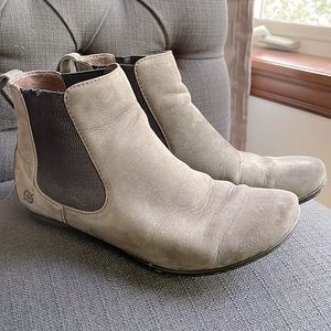 Born ankle leather boots booties grey leaves fall 7 38